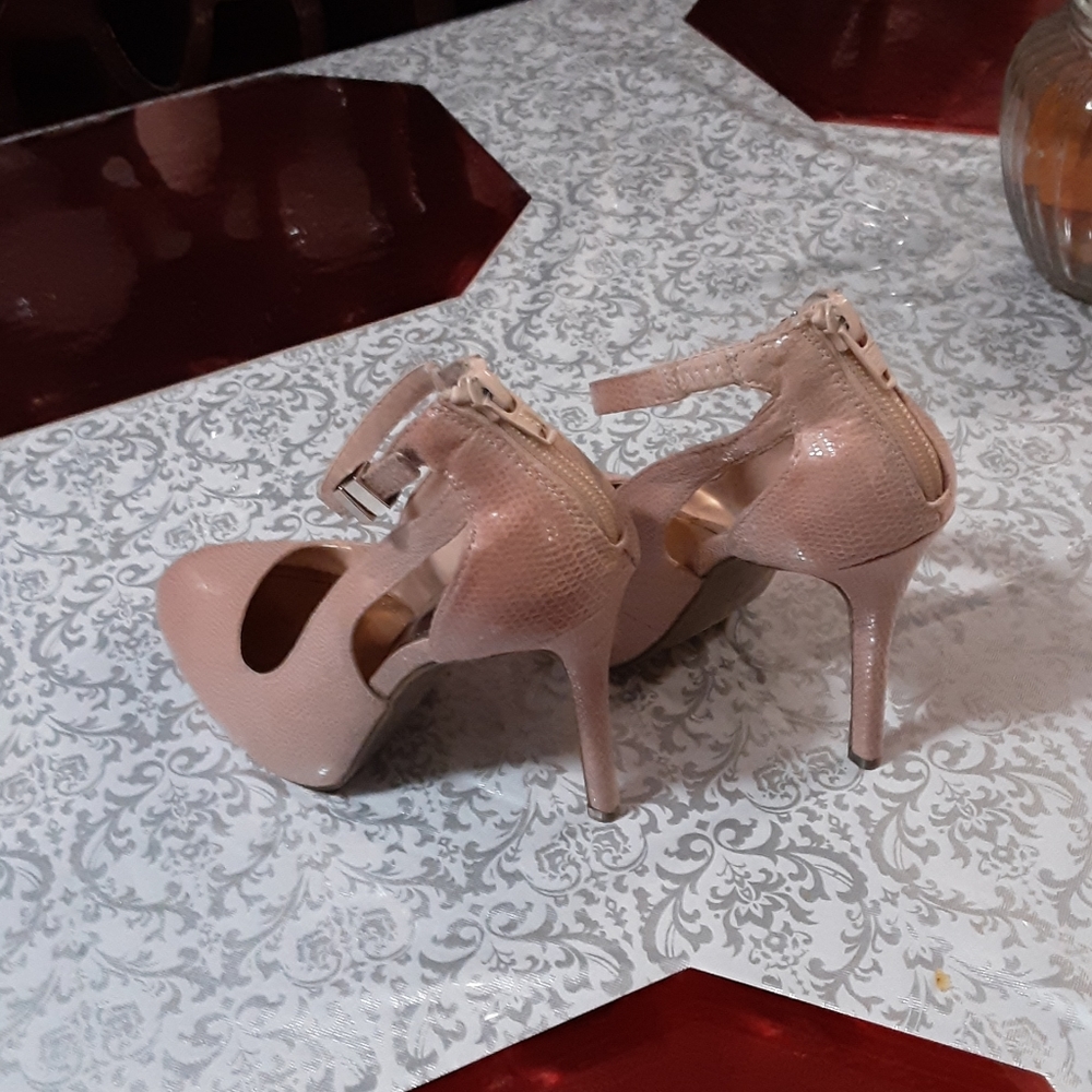 JENNIFER LOPEZ BLUSH HEELS - Picture 12 of 14
